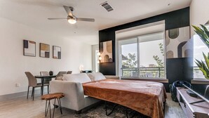 Unclassified image, 4 of 36, button - Riverwalk Oasis With Riverwalk Views Free Parking (San Antonio)