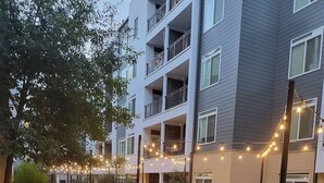 Unclassified image, 3 of 36, button - Riverwalk Oasis With Riverwalk Views Free Parking (San Antonio)
