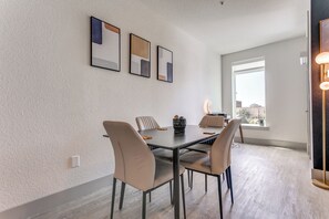 Condo, 1 Bedroom, Accessible, Smoking | Dining room - Riverwalk Oasis With Riverwalk Views Free Parking (San Antonio)