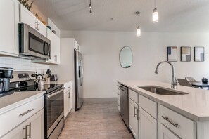 Condo, 1 Bedroom, Accessible, Smoking | Interior - Riverwalk Oasis With Riverwalk Views Free Parking (San Antonio)