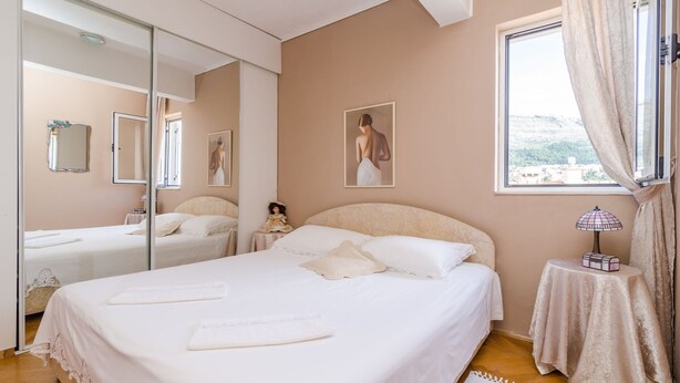 Apartment - Apartment Paco - Three-bedroom Apartment With Balcony and Sea View (Dubrovnik)
