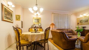 Apartment | Living room - Apartment Paco - Three-bedroom Apartment With Balcony and Sea View (Dubrovnik)