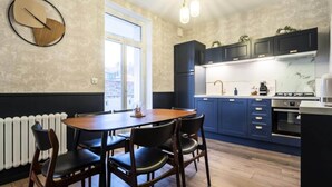 Coffee/tea maker, fridge, microwave, oven - Apartments for 5 People (Metz)