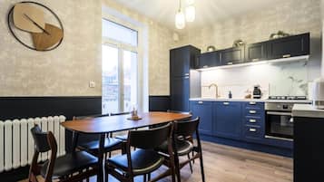 Tủ lạnh, lò vi sóng, lò nướng, máy rửa bát