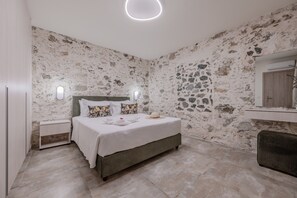 4 habitaciones y tabla de planchar con plancha 