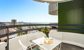 Outdoor dining - Apartments for 4 People (Portimão)
