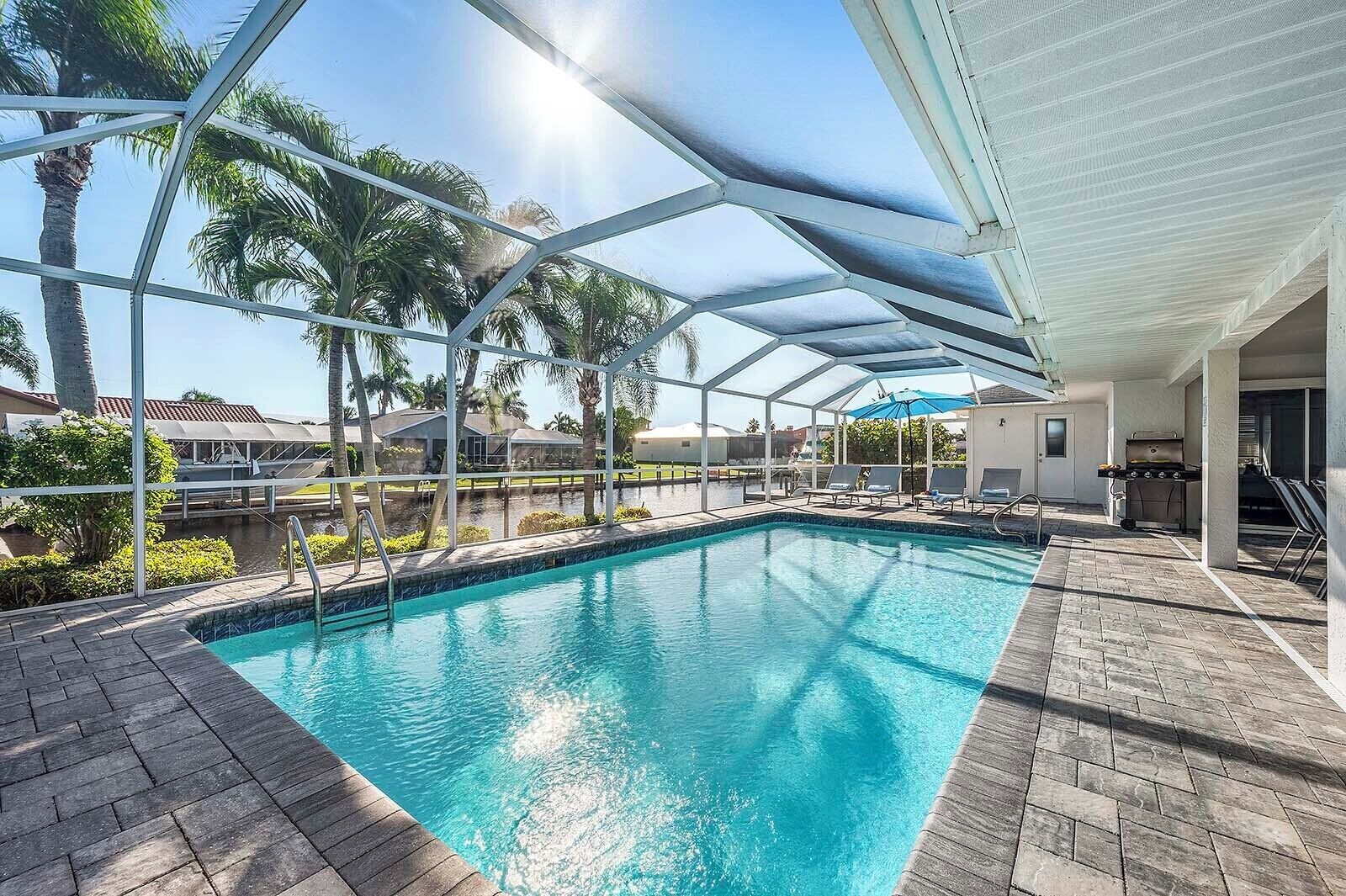 Lämmitetty uima-allas