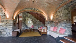 Interior - Villa Arbeio 8+6, Emma Villas (Genova)