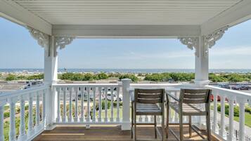 Deluxe Room, Ocean View | Property grounds