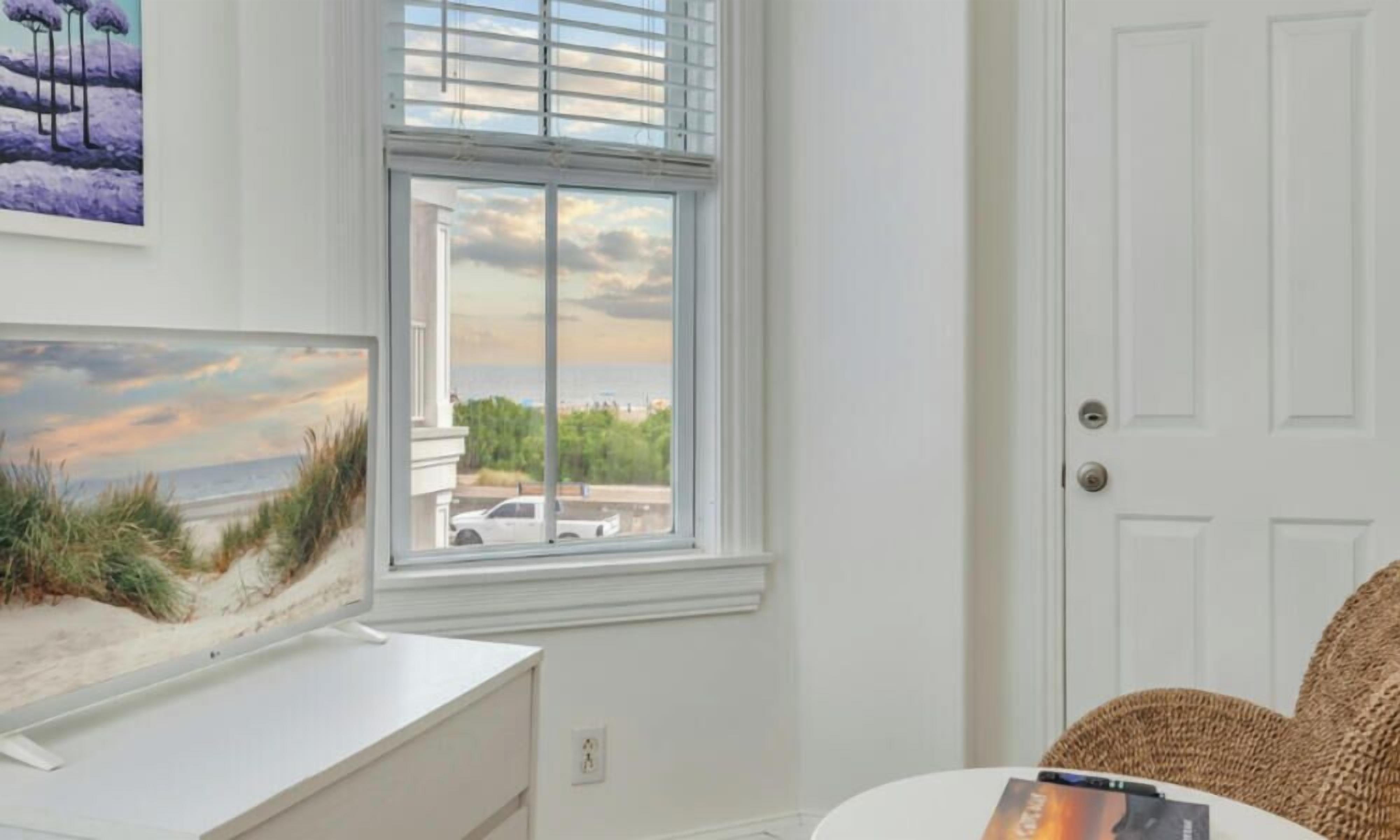 Classic Single Room, Partial Ocean View | Interior