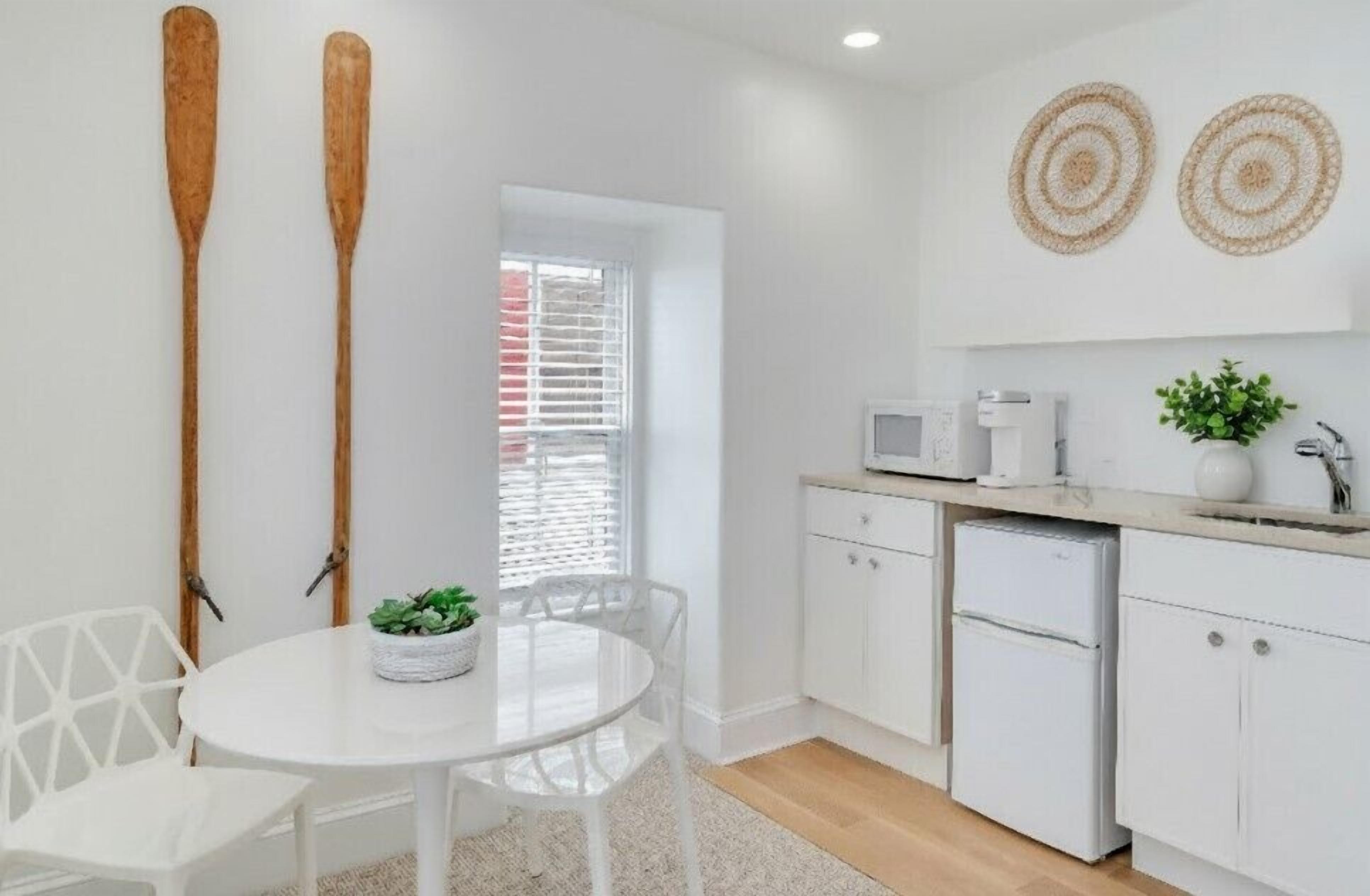 Suite Luxe, vue océan | Coin cuisine privé | Mini réfrigérateur, micro-ondes