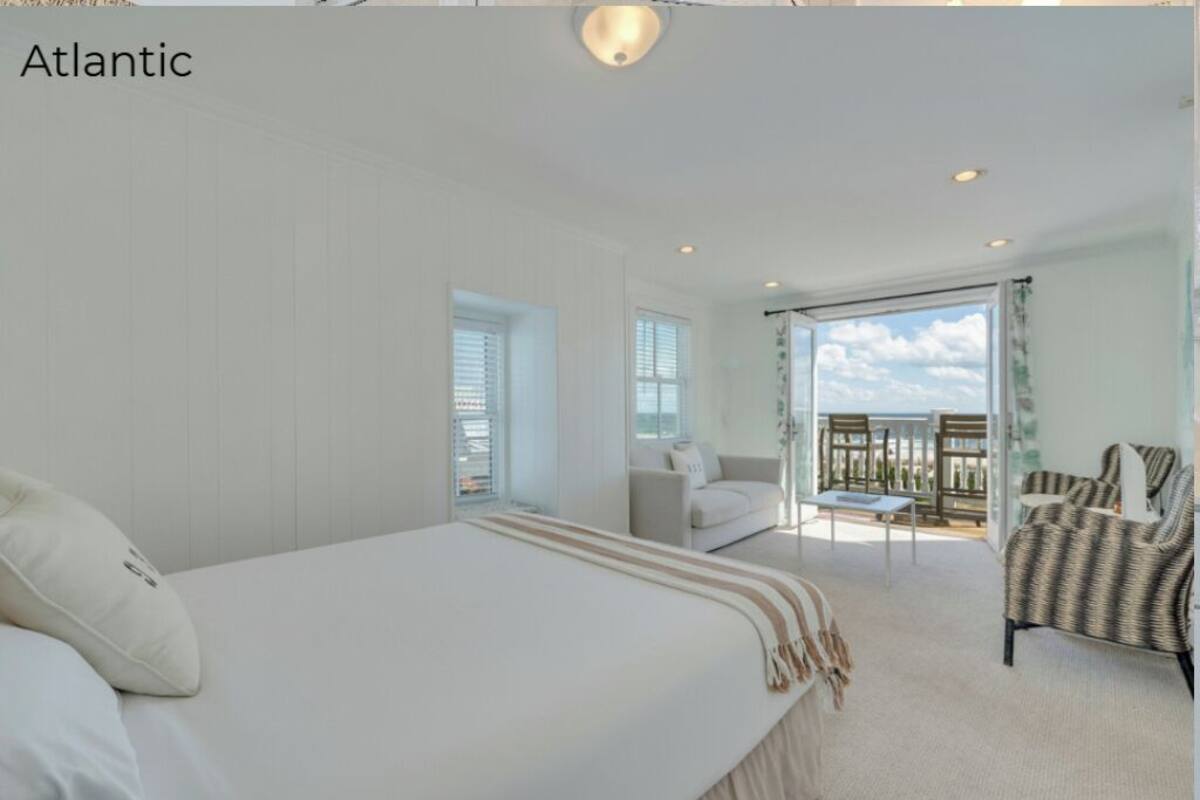 Luxury Suite, Ocean View | Free WiFi