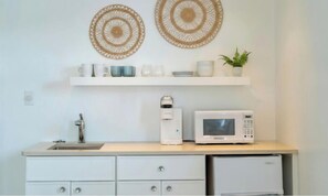 Family Double Room | Private kitchen | Mini-fridge, microwave, cookware/dishes/utensils