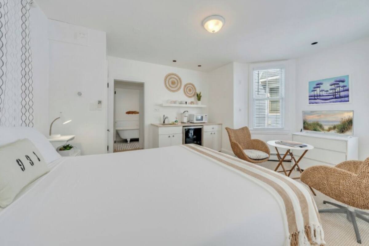 Classic Single Room, Partial Ocean View | Free WiFi