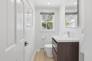 Bathroom - NEW! Snyder Sanctuary Retreat (Buffalo)