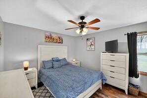 3 bedrooms, WiFi, bed sheets