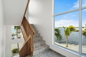 Interior - Feel like your on own private island with this unique oceanfront peninsula home (Key Largo)