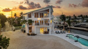 Exterior - Feel like your on own private island with this unique oceanfront peninsula home (Key Largo)