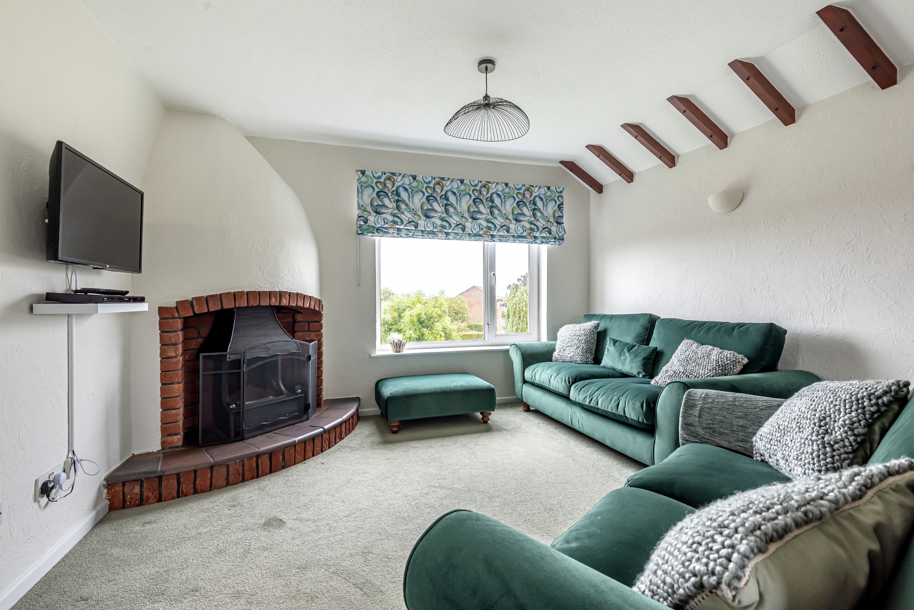 Turnstone - Sleeps 6 Guests  In 3 Bedrooms - Thornham