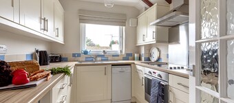 Turnstone - sleeps 6 guests  in 3 bedrooms