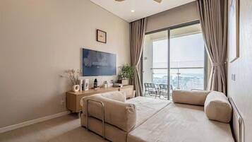 Grand Suite, 1 Bedroom, Akses Club Lounge, Harbour View | Cadar kapas Mesir, peralatan tempat tidur premium, gebar bulu kapas
