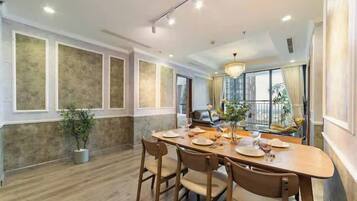 Presidential Suite, 2 Bedrooms, Club Lounge Access, Harbor View | Egyptian cotton sheets, premium bedding, down comforters