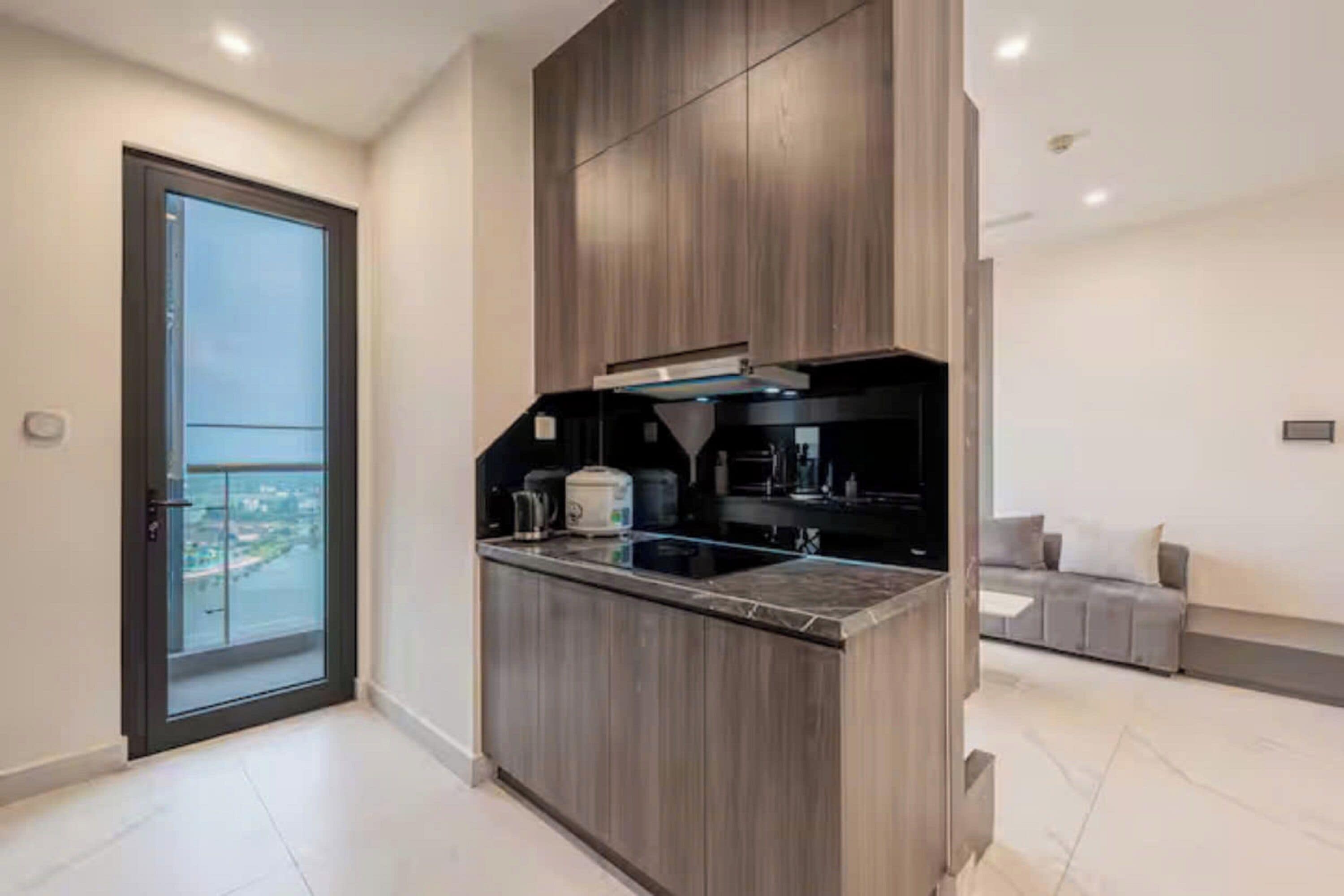 Family Suite, 3 Bedrooms, Club Lounge Access, Harbor View | Private kitchen | Full-size fridge, microwave, oven, stovetop