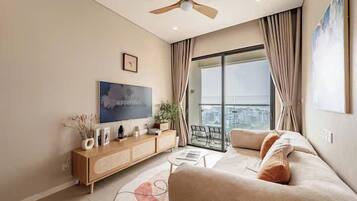 Grand Suite, 1 Bedroom, Akses Club Lounge, Harbour View | Cadar kapas Mesir, peralatan tempat tidur premium, gebar bulu kapas