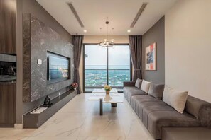 Suíte família, 3 quartos, acesso ao Club Lounge, vista para o porto | Vista do quarto