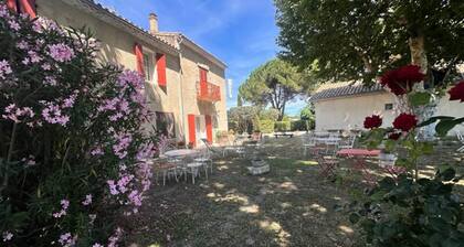 Houses & Villas for 6 People