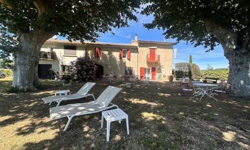 Houses & Villas for 6 People