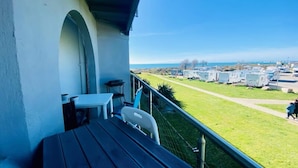 Unclassified image, 3 of 3, button - Apartment in Grau-du-roi With Sea Views (Le Grau-Du-Roi)