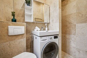 Studio Ville, 1 lit double, non-fumeur, animaux de compagnie interdits | Salle de bain