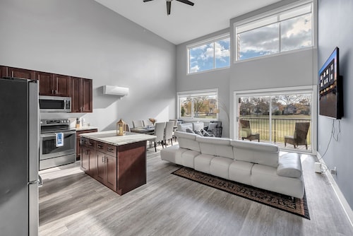 Cozy Birmingham Retreat