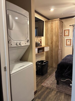 1 soverom, strykejern/-brett, wi-fi (inkludert) og sengetøy