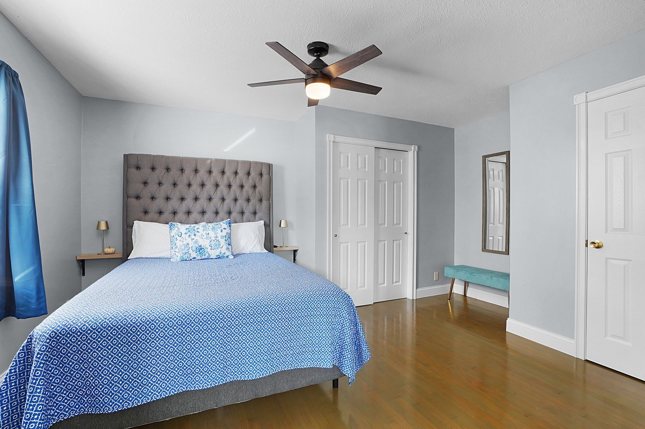 2 chambres, fer et planche à repasser, Wi-Fi, draps fournis