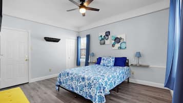 2 bedrooms, iron/ironing board, WiFi, bed sheets