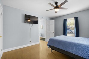 2 bedrooms, iron/ironing board, WiFi, bed sheets