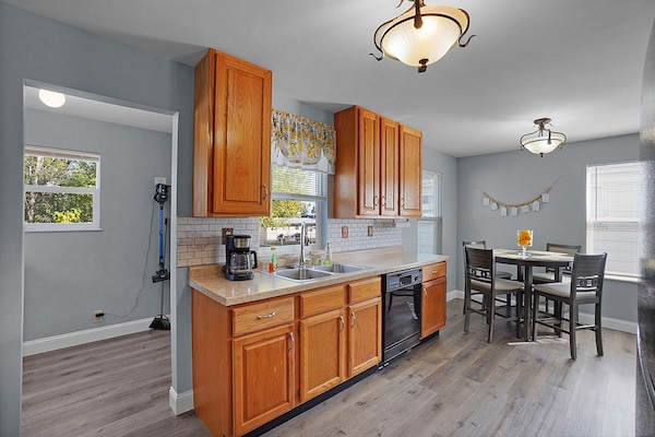 Microwave, oven, stovetop, dishwasher