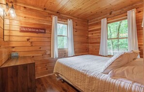 2 bedrooms, WiFi, bed sheets - Table Rock Lake Cabin - Sassafras #14 with Lake Access, Hot Tub, Outdoor Pool (Shell Knob)