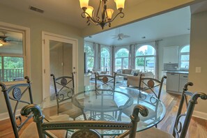 Interior - Sweet Carolina - 4BR Pools, Pickleball, Tennis (Hilton Head Island)