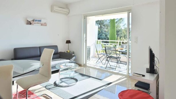 Unclassified image, 1 of 3, button - Apartment in Cannes With Sea View Pool (Cannes)