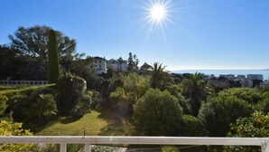 Unclassified image, 3 of 3, button - Apartment in Cannes With Sea View Pool (Cannes)