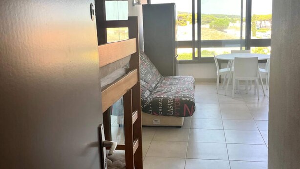 Unclassified image, 1 of 3, button - Studio for 4 People (Agde)
