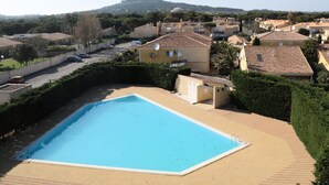 Unclassified image, 2 of 3, button - Studio for 4 People (Agde)