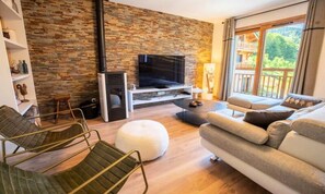 Living area - Apartments for 14 People (Les Allues)