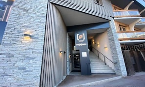 Exterior detail - Apartment in Courchevel Near Ski Lifts (Courchevel)