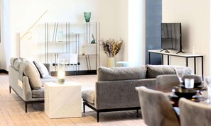 Living area - Apartment in Lisbon Near Timeout Market (Lisbon)