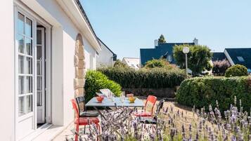 Tempat makan outdoor