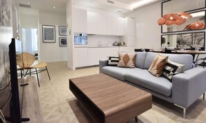Living area - Modern 4-room Apartment in the City Centre, 5 Minutes From the Palace & Beaches! (Cannes)